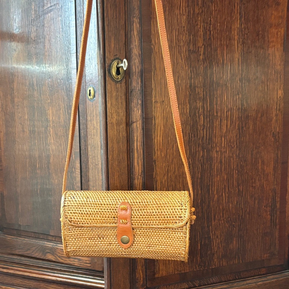 HandWoven Straw Crossbody Bag in Tan
